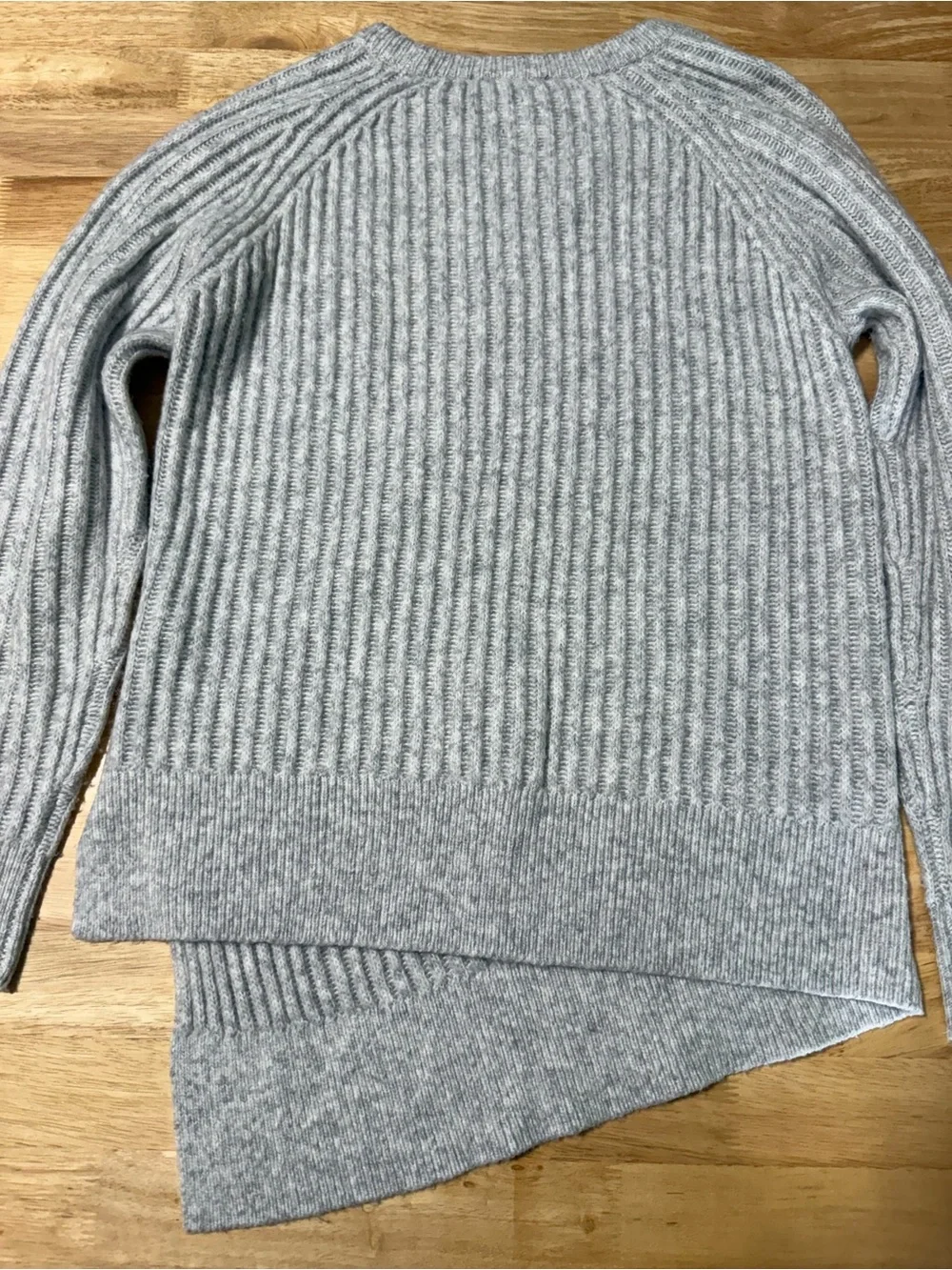 Women’s Simply Vera Vera Wang Gray Ribbed Asymmetrical Sweater Size Small
